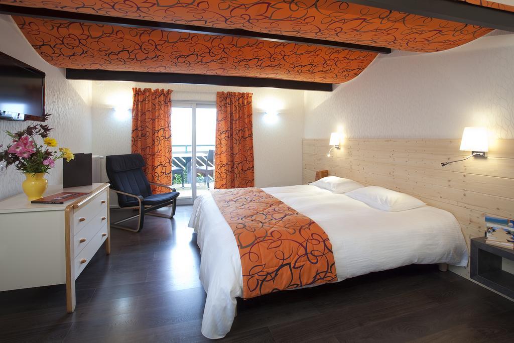Logis Hotel Clair Matin Le Chambon-sur-Lignon Bagian luar foto
