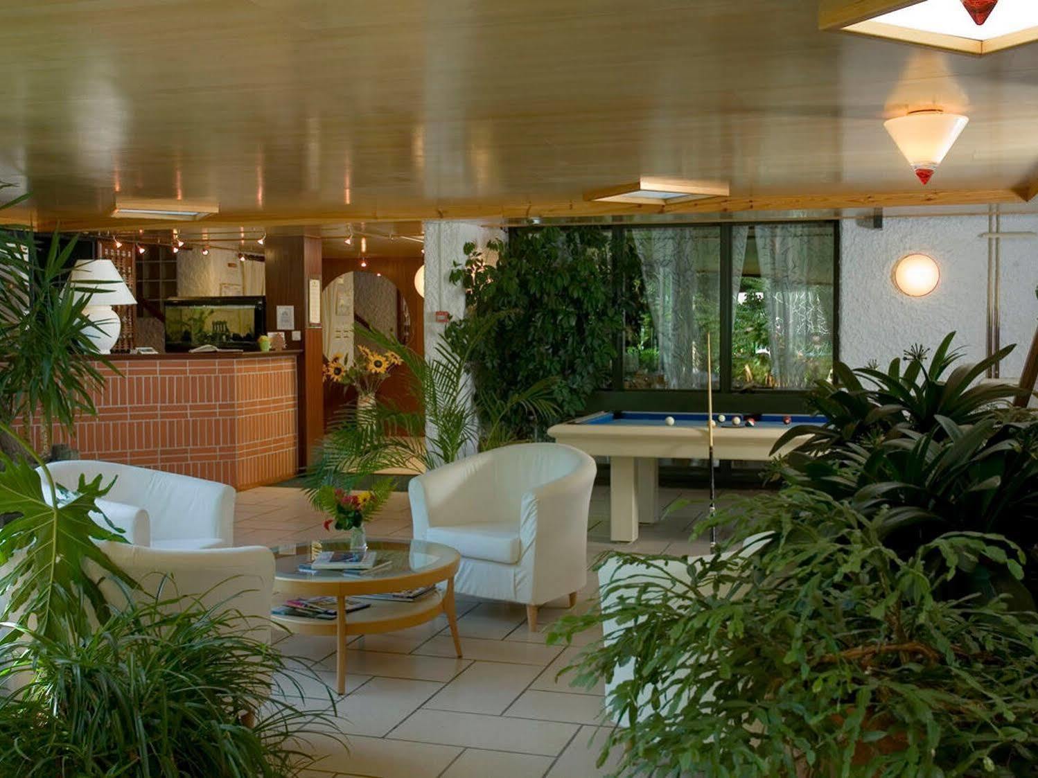 Logis Hotel Clair Matin Le Chambon-sur-Lignon Bagian luar foto